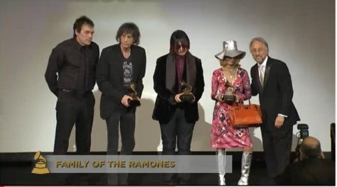 The Ramones reciben el Grammy por su carrera musical