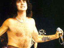 Exposición de memorabilia de Bon Scott en Escocia