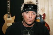 Encuentran muerto en su hotel a Jani Lane, excantante de Warrant