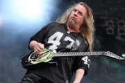 6802Jeff Hanneman, Slayer, jugando con la muerte