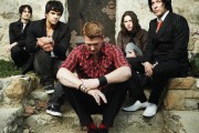 Queens of Stone age ultimando su nuevo disco