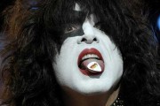 7706Paul Stanley habla sobre el maquillaje de Kiss