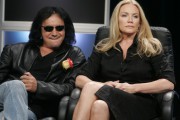 10817Shannon Tweed contra las groupies de Gene Simmons