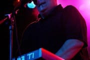 Un pingüino en mi ascensor Mundo Idiota Riviera directo Francisco Reina