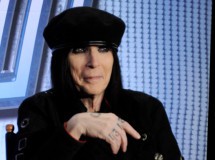 Mick Mars, Motley Crüe, se recupera del ataque sufrido sobre el escenario