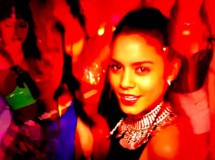 Vanessa Hudges participa en el video de “$$$sex” del grupo YLA