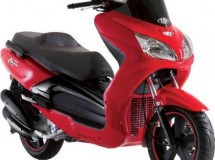 La nueva versión de TGB de su X-Motion, la 125R