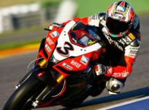 Max Biaggi gana la 1ª manga de las Superbikes en Portimao