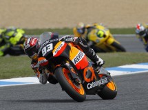 Marc Márquez comete un error en la carrera de Moto2 en Estoril 2011