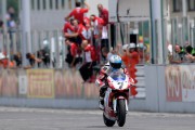 Carlos Checa triunfa en la segunda manga de las SBK en Misano y marca otro doblete