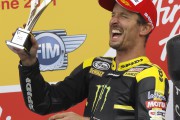 10931Colin Edwards a lo grande en el Circuito de Silverstone