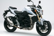 10517Suzuki GSR750. Evolución natural