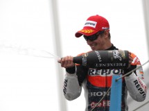 Stoner es más líder tras Assen y Dovi se acerca a Lorenzo en la general