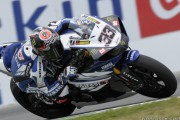 Max Biaggi gana la segunda manga SBK en Brno y se acerca a Checa