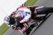 14171Carlos Checa gana la primera manga Superbikes en Silverstone