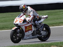 Satisfacción de Aoyama y decepción de Simoncelli en Indy