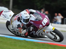 Paso atrás para los pilotos del QMMF Racing Team Moto2 en Brno
