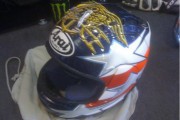 15788Cascos nuevos para Hayden y Edwards en Indinápolis