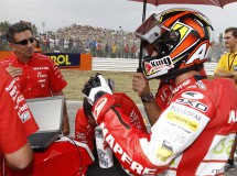 Julián Simón mantiene el tipo y acaba 12º en Misano