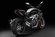 17443Diavel AMG Special Edition, hace la boca agua