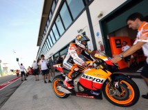 Pedrosa, Stoner y Dovi a por todas en Japón