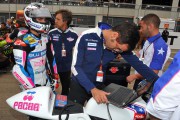 20071Maverick Viñales renueva por dos años con BQR y lidera la sesión del viernes