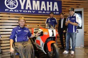 Lorenzo, Spies y Rainey visitan la Yamaha Motor en Milán