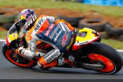 21394Stoner gana la carrera en Phillip Island y el campeonato del mundo de MotoGP