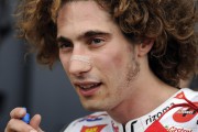22143Los equipos de MotoGP rinden honores a Marco Simoncelli
