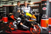23776Alex De Angelis ficha por el NGM Forward Racing para Moto2 en 2012