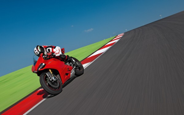 1199 Panigale DRE ducati riding experience troy bayliss academy