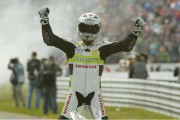 Andrew Pitt anuncia su retirada de la competición