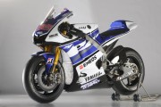34800La Yamaha M1 se presenta en Jerez con Lorenzo y Spies