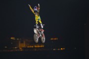 37088Sherwood gana la cita de la Red Bull X-Fighters 2012 en Dubai