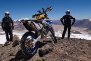 37038Una Husaberg consigue el record mundial de altitud