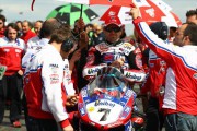 39369Checa tiene una pierna dolorida pero peleará en Miller SBK