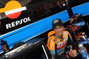 40042Álex Rins operado con éxito en Barcelona y Márquez de reposo