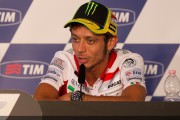 rueda prensa Rossi