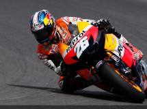 Dani Pedrosa machaca los cronos de MotoGP en Valencia y es poleman