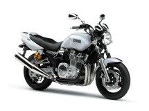 La Yamaha XJR 1300 con nuevos colores para 2013