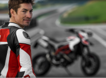 Nicky Hayden operado con éxito en su muñeca derecha