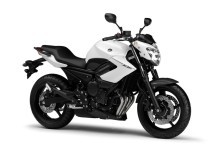 Promoción de Yamaha con su Diversión XJ6