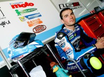 Román Ramos gana a lo grande la carrera 1 de Moto2 CEV en Motorland Aragón
