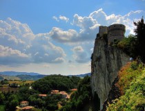 San Leo, un bello pueblo que se alza sobre la roca