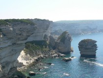 Bonifacio, el pueblo de los acantilados
