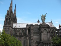 Catedral de Nuestra Señora de la Asunción en Clermont-Ferrand