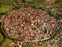 Nördlingen, la ciudad alemana construida sobre el cráter de un meteorito