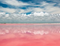 Una sorprendente laguna rosa