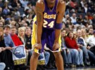 Kobe Bryant se convierte en el máximo anotador de la historia de los Lakers