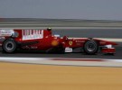 GP Bahrein: Sebastian Vettel consigue la primera pole escoltado por Felipe Massa y Fernando Alonso
